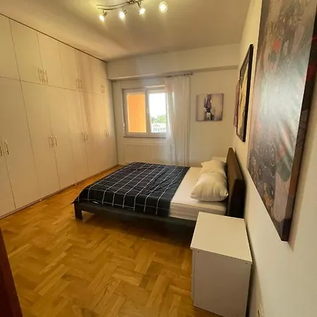 Aleja 2 Apartment *